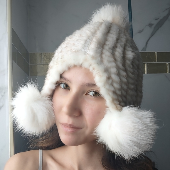 Mink Fur Hat Beanie White/Beige Pom Pom Puffs China Brand New - Picture 7 of 8